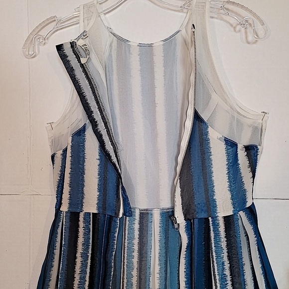 Bb Dakota Sleeveless Back Zipper Blouse Top Size 0 - Picture 5 of 10